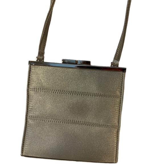 Nine West - small evening bag, silver metallic material, EUC - Picture 3 of 10